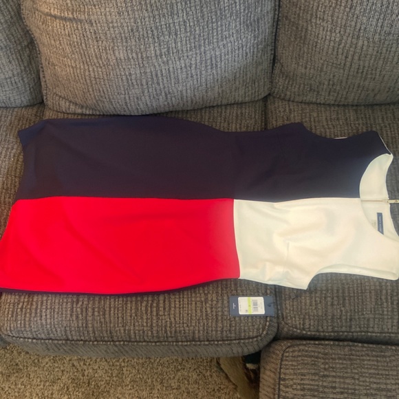 Brand new Tommy Hilfiger - Picture 2 of 2